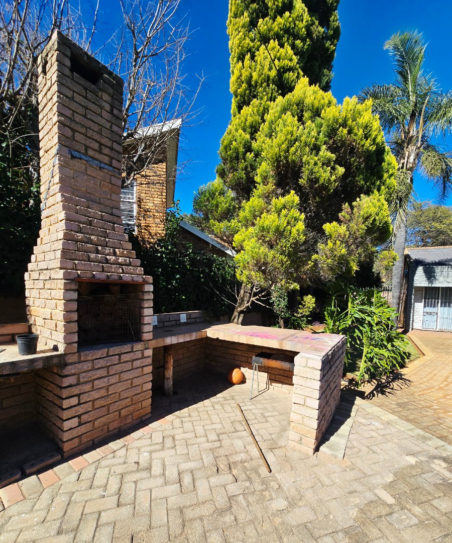 4 Bedroom Property for Sale in Wilkoppies North West